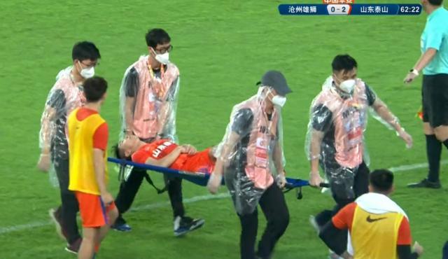 kaiyun-金敬道遭踩踏离场被送往医院 徐亮:国脚都是宝啊